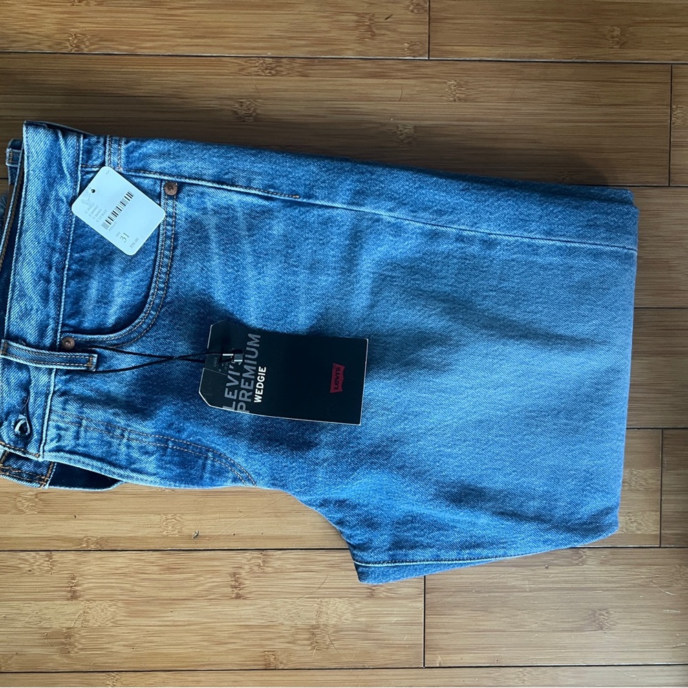 Levi's Light Blue Straight Leg Jeans - Picture 2 of 6